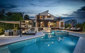 Villa Bonavia - Crowoder Luxury Rent